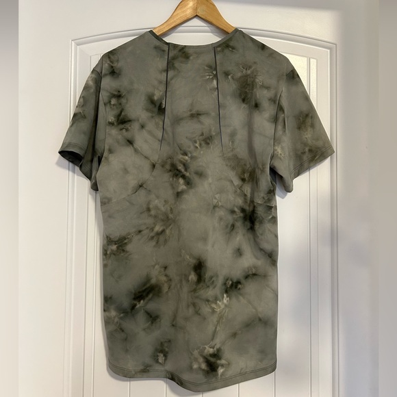 Lululemon Run Shirt - Picture 2 of 2